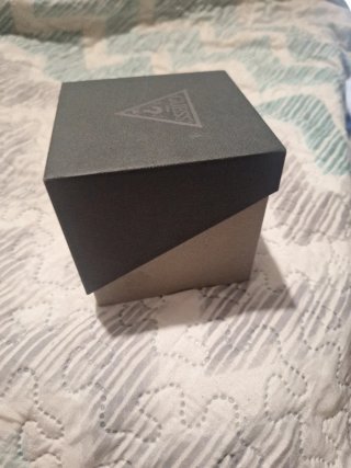 Reloj Guess Original Dorado y Negro en Caja