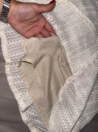 Falda corta de encaje blanco