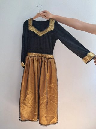 Disfraz Bruja Niña Negro y Dorado