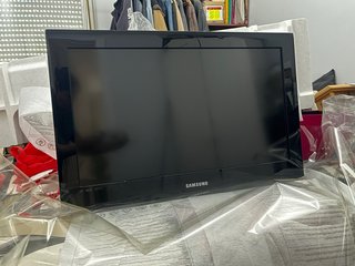 Televisor Samsung LE26B450C4W. No es smart tv.
