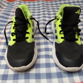 Zapatillas Adidas Negras y Verdes Talla 36