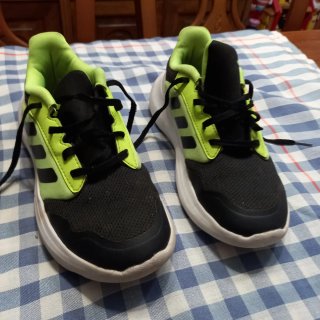 Zapatillas Adidas Negras y Verdes Talla 36