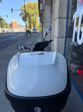 Piaggio Liberty 125cc Scooter