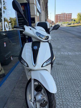 Piaggio Liberty 125cc Scooter