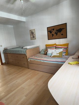 Dormitorio juvenil con cajones+mueble+mesa