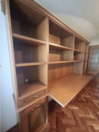 Librería/biblioteca con escritorio y cajones