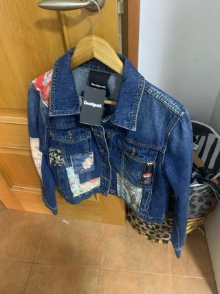 Cazadora vaquera Desigual Patchwork Talla M