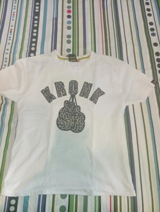 Camiseta Kronk Blanca con Guantes