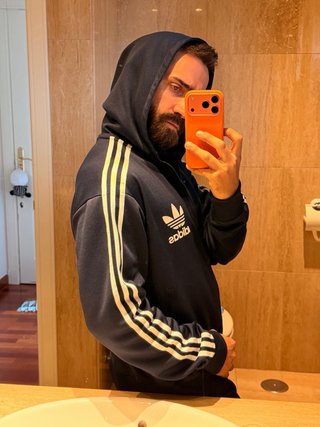 Sudadera Adidas con capucha azul marino