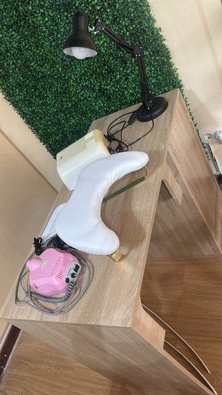 Mesa de manicura completa