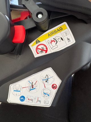 Silla de coche negra para coche o carrito