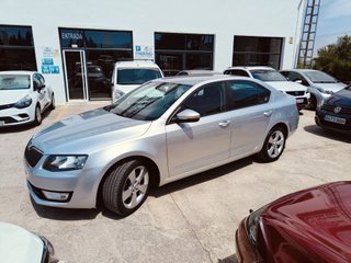 Skoda Octavia 2.0TDI DSG - ETIQUETA B