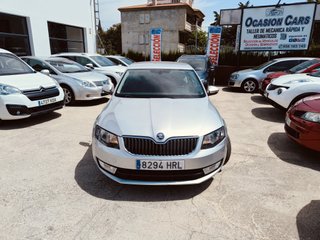 Skoda Octavia 2.0TDI DSG - ETIQUETA B