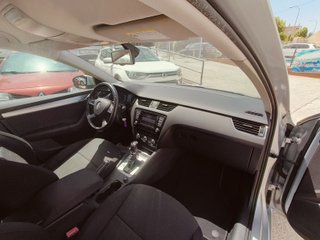 Skoda Octavia 2.0TDI DSG - ETIQUETA B