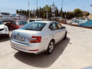 Skoda Octavia 2.0TDI DSG - ETIQUETA B