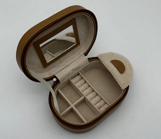 Joyero de viaje crema NUEVO