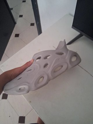 Chanclas grises