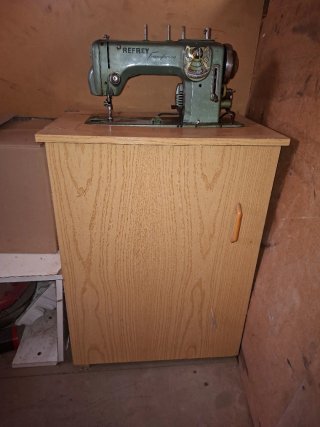 Máquina de coser Refrey Transforma