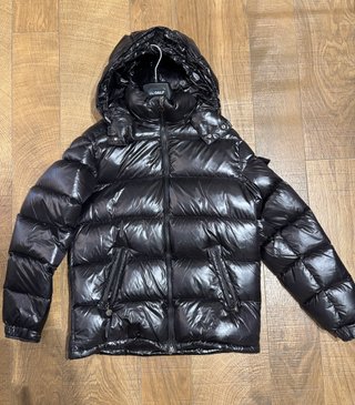Chaqueta de Plumas Negra Brillante