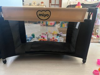 Cuna de viaje para juguete Miyo