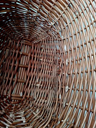 Cesta de mimbre grande artesanal (Como nueva)