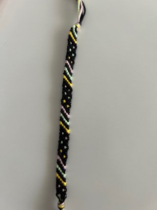 Pulsera de hilo hecha a mano multicolor