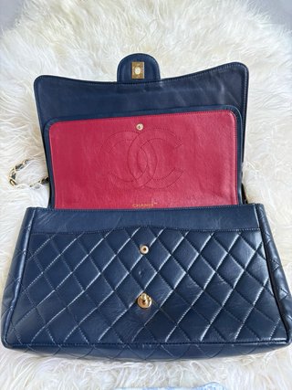 Bolso Piel Azul Marino Cadena Dorada.