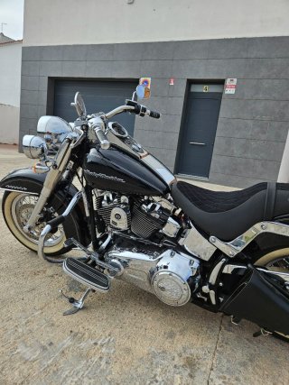 Harley Davidson Softail Deluxe 2016 Negra
