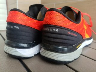 Zapatillas de correr / running - 361° - Strata 5.