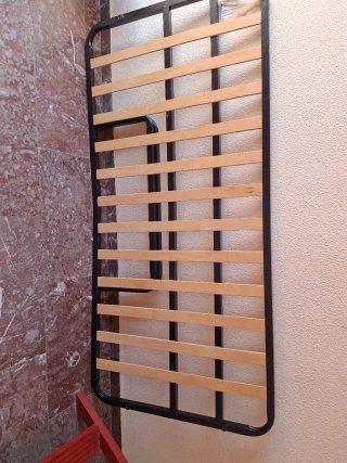 Somier láminas madera estructura metálica