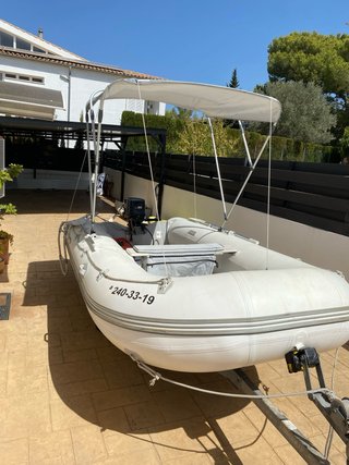 Neumatica Protender 4,20m. Yamaha 25hp Remolque