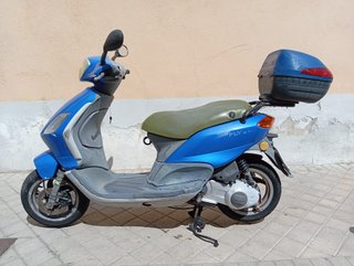 Piaggio Fly 125 Azul