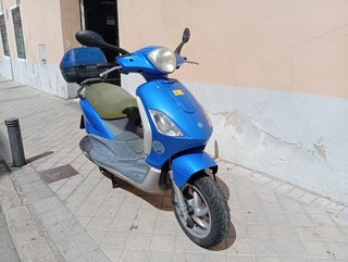 Piaggio Fly 125 Azul