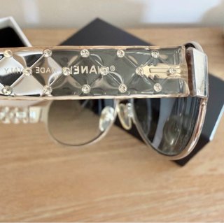 Gafas Chanel con diamantes