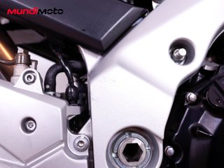 SUZUKI GSR 600