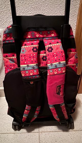 Mochila escolar con ruedas y estampado