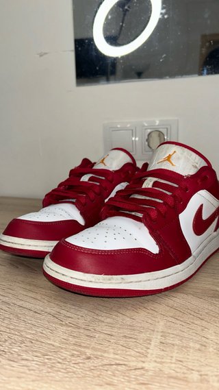 Jordan 1 Low Rojas y Blancas