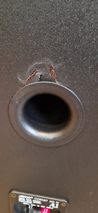 Altavoces HIFI marca Jamo Cornet 60 IV gen.