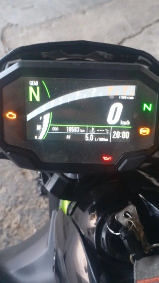 Kawasaki Z650 Negra/Verde