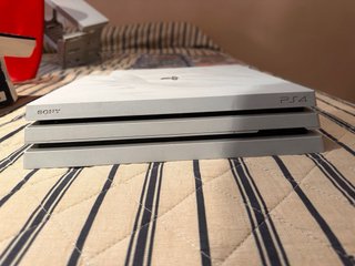 Consola PS4 Pro Blanca + Mando + Videojuegos