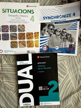 Llibres de 4t de la ESO y un de filo de 2n bat