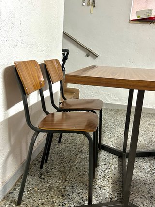 Conjunto mesa y 4 sillas industrial fórmica