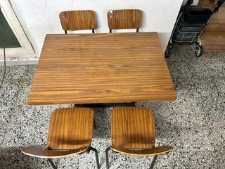Conjunto mesa y 4 sillas industrial fórmica