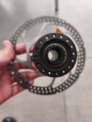 Buje Shimano Deore XT con disco