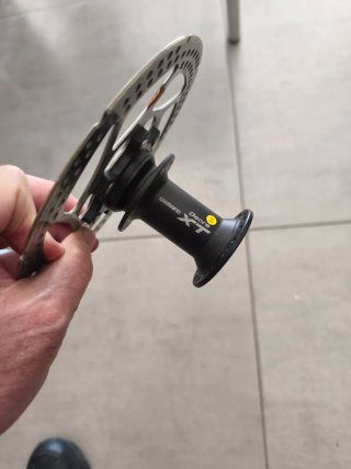 Buje Shimano Deore XT con disco