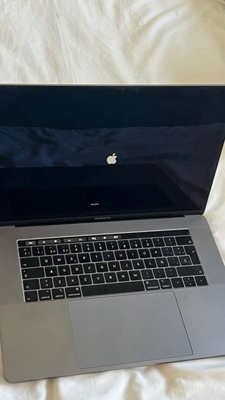 MacBook Pro 15” 2018 2.6GHz i7 16GB RAM