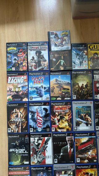 Lote juegos PS2, PSP, PS1 y PSVita (escucho ofert)