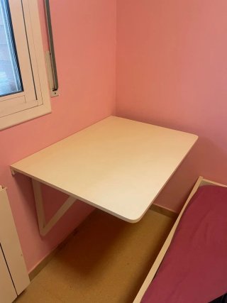 Escritorio plegable de pared