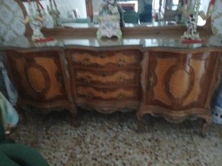 Silla antigua tallada a mano