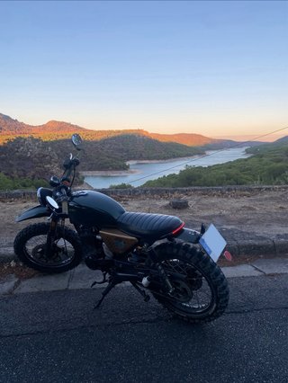 EtiquetaC Moto Scrambler/CafeRacer/DesertSled 125i